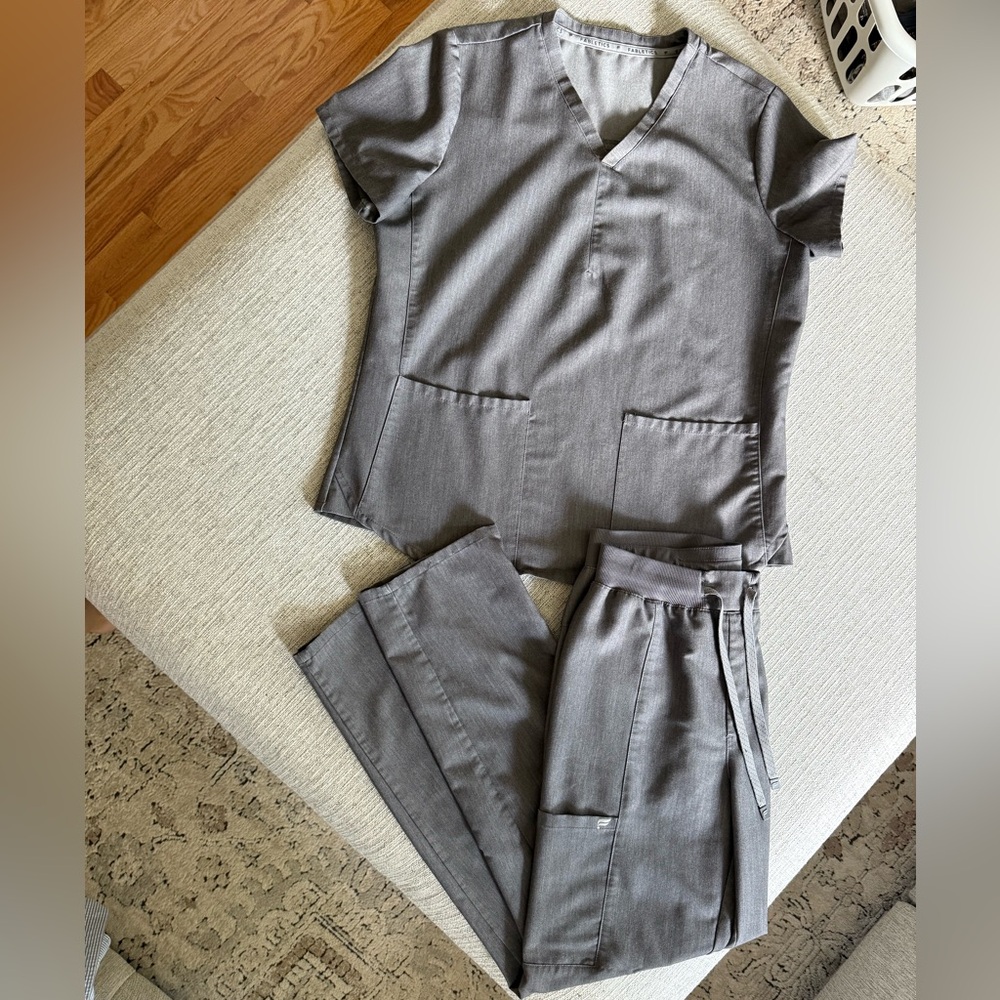 Fabletics Gray Scrub Set